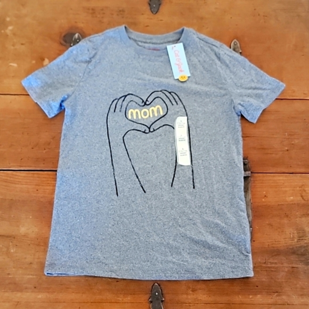 NWT ❤️ mom t-shirt